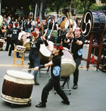 Emeryville Taiko drummers